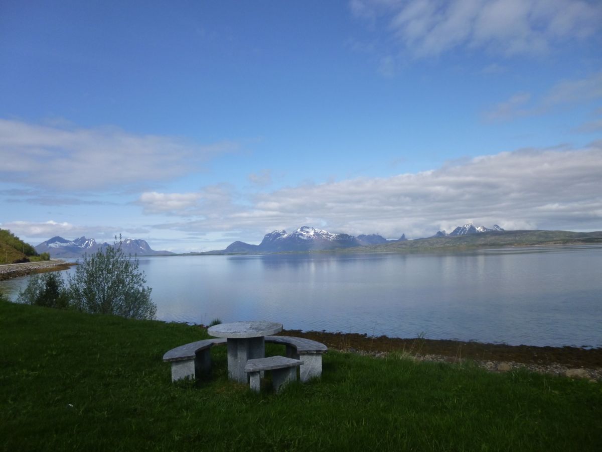 Sommarsetvika Bogøy route 835